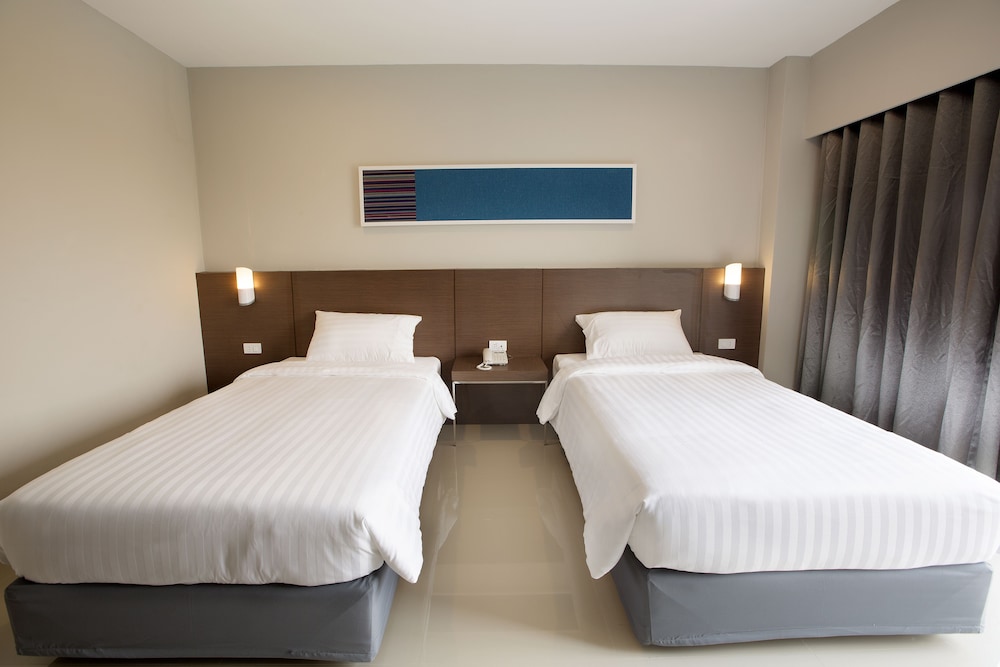 DELUXE, TWIN BEDS