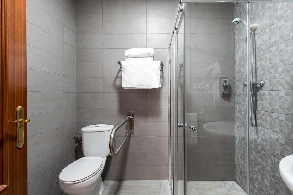 COOL SEVILLA HOTEL 57/60
