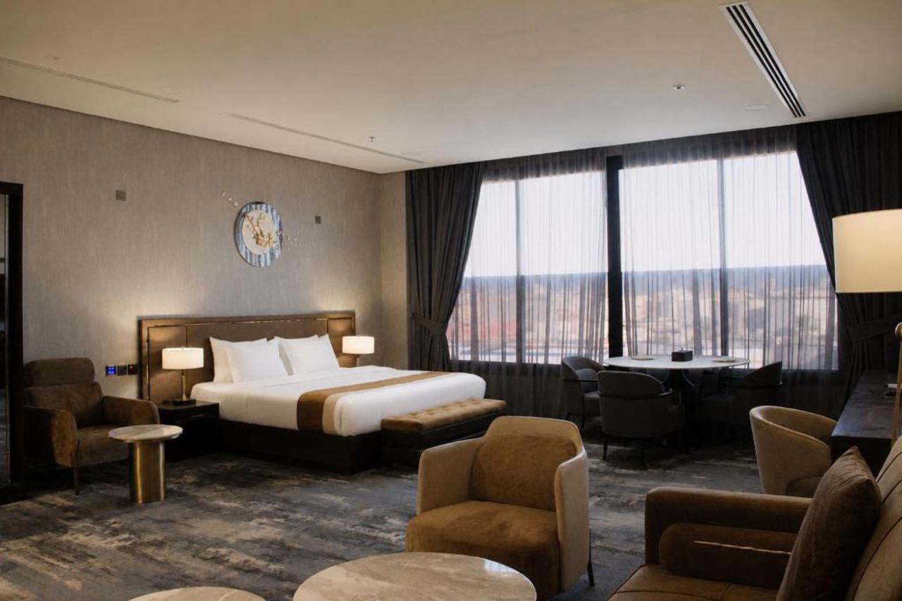 Leaf Suites 13/20