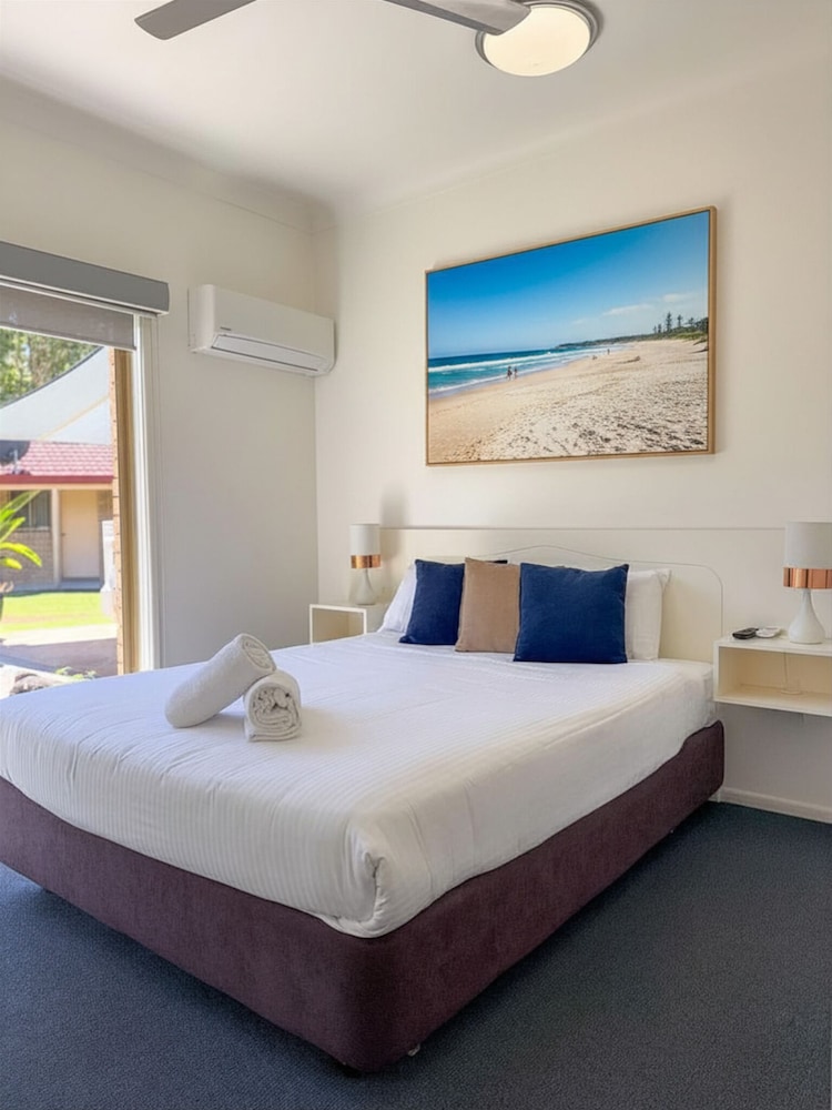 غرفة ديلوكس عائلية بسرير كوين وسريرين منفصلين بغرفتين، YAMBA MOTOR INN 2/4