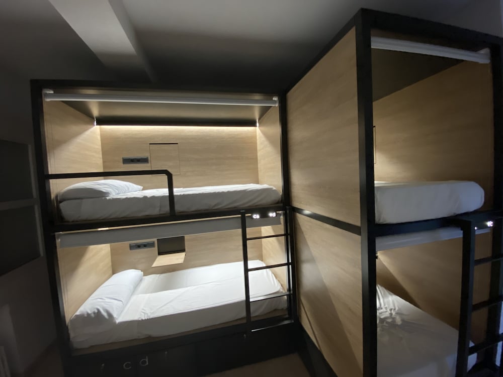 Madvibes Hostel 21/60