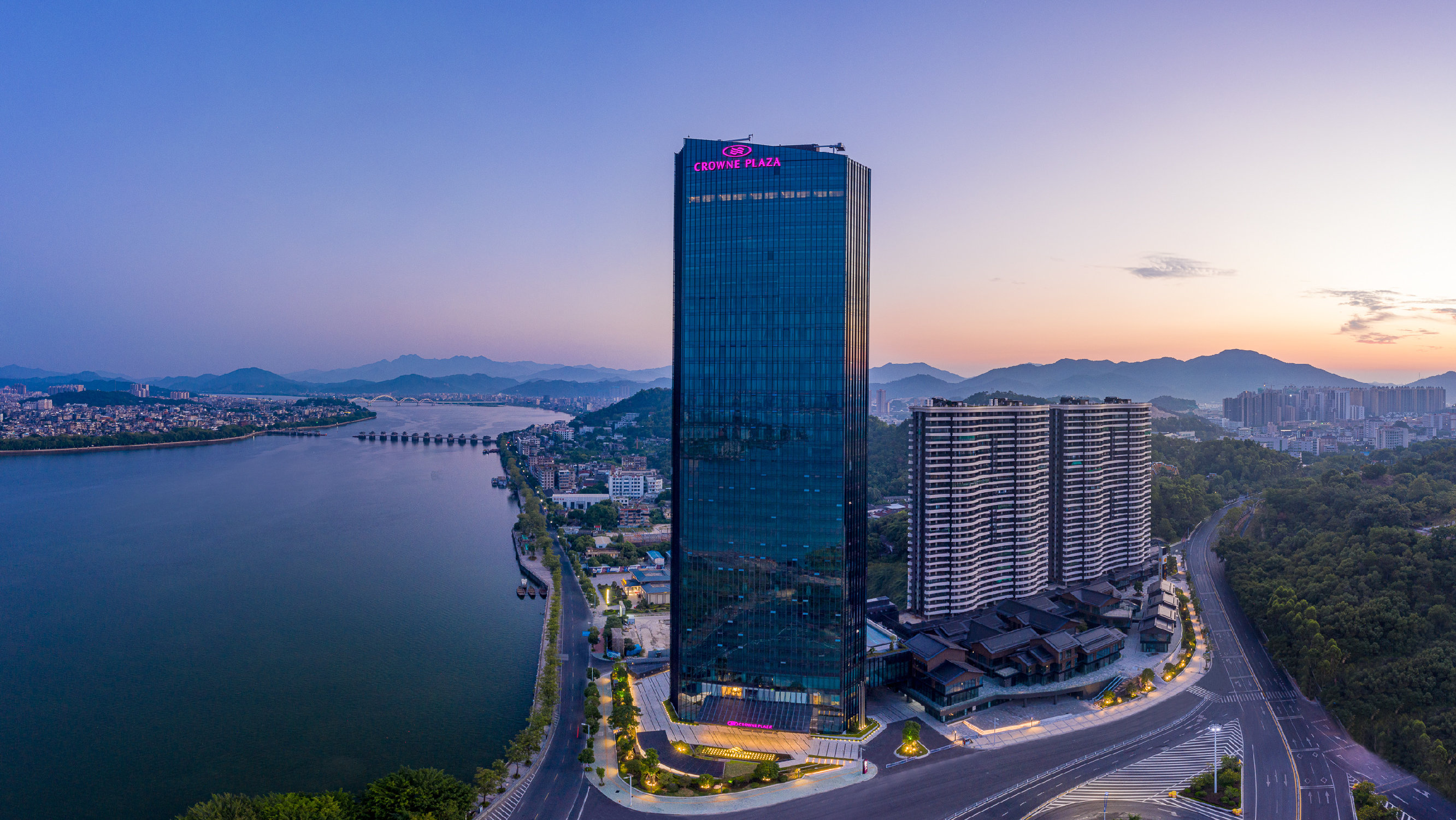 Crowne Plaza Chaozhou Riverside 35/38