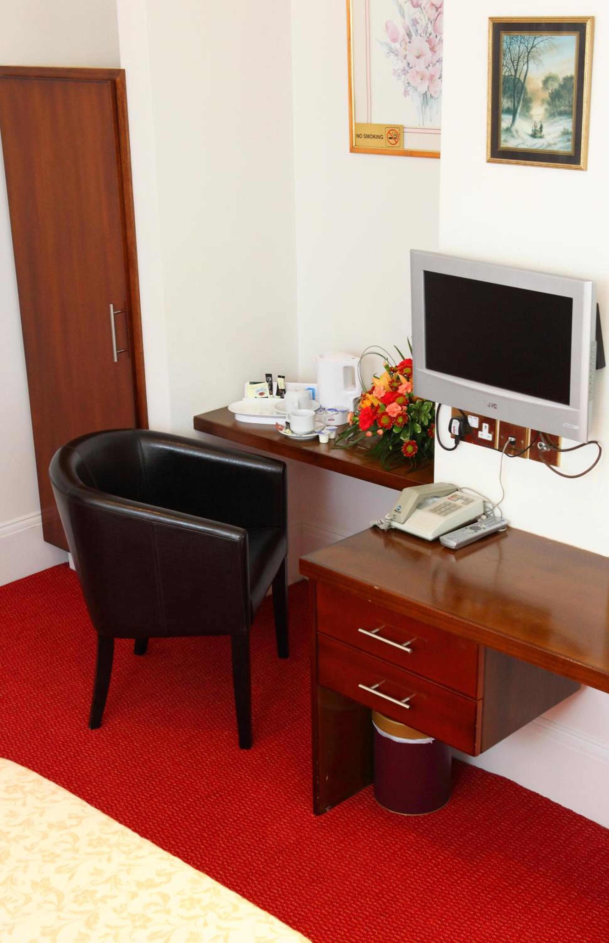 Gatwick Cambridge Hotel 46/53
