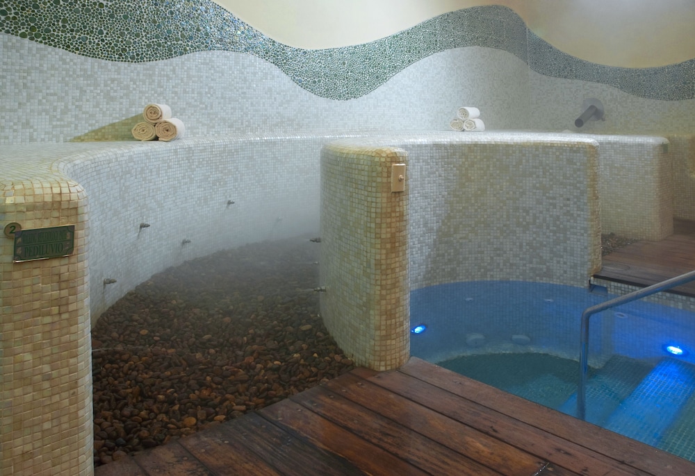 swimming pool spa