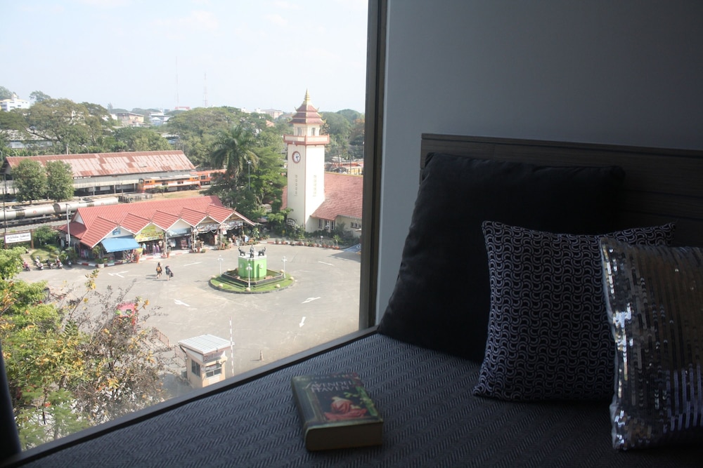 Bossotel Chiang Mai 45/50