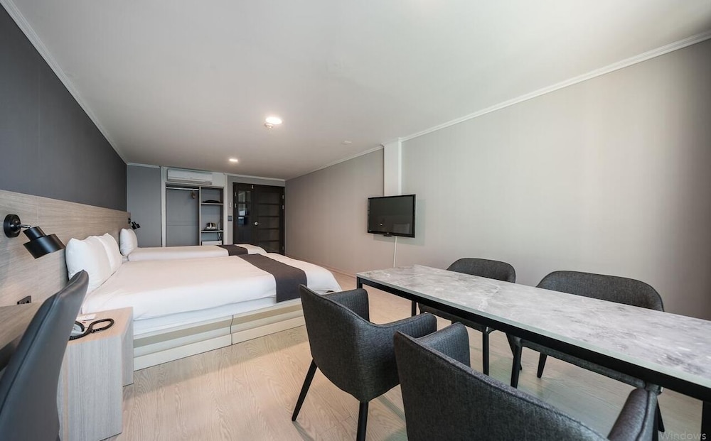 Gyeongpo Soo Hotel 32/68