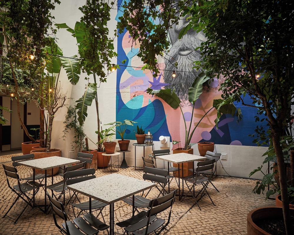 Secret Patio Lisbon 65/78