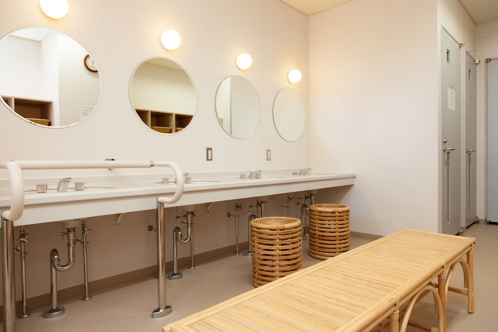 Shin-Osaka Youth Hostel 23/36