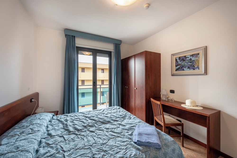 ROYAL, APARTMENT
