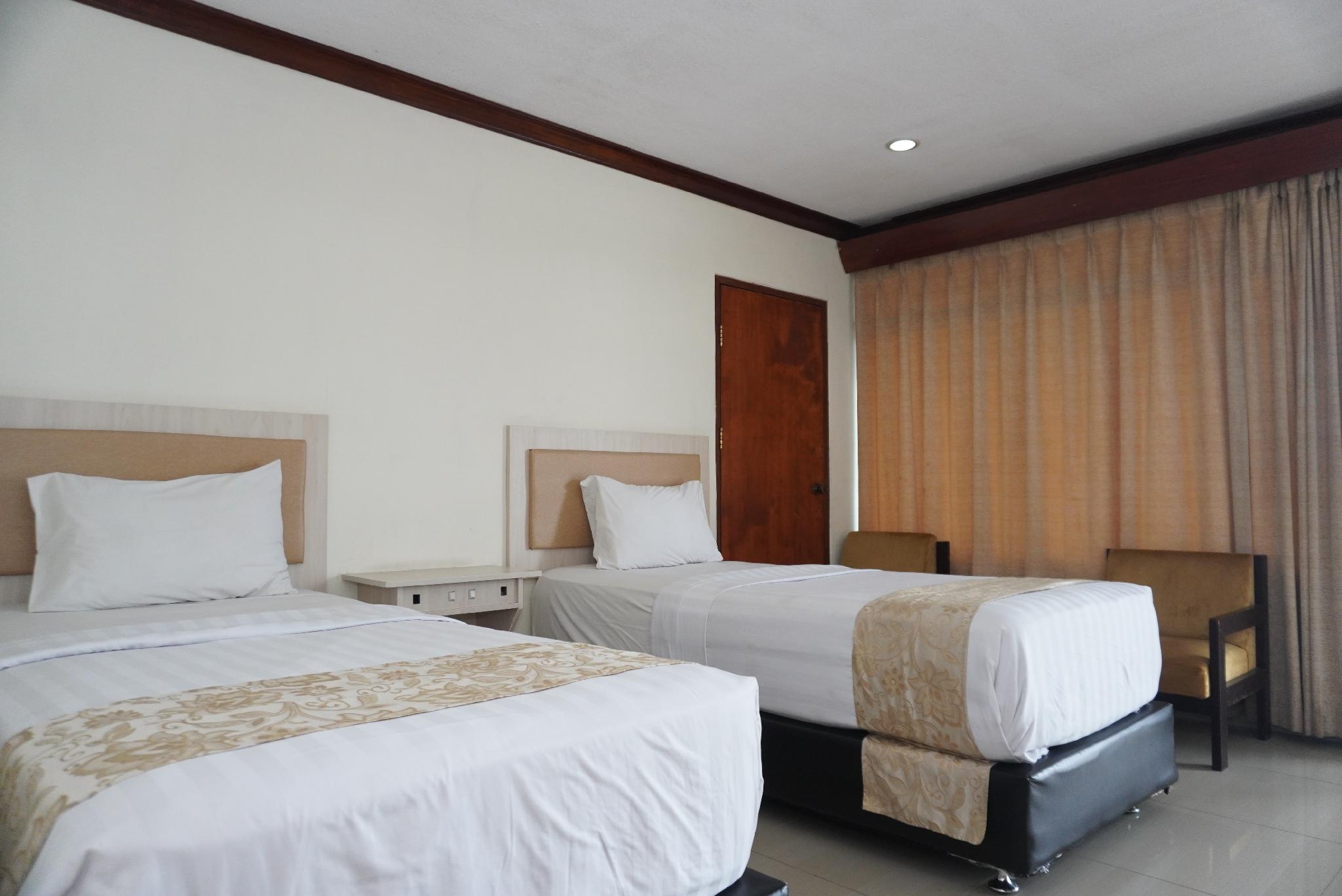 Superior, Twin Beds