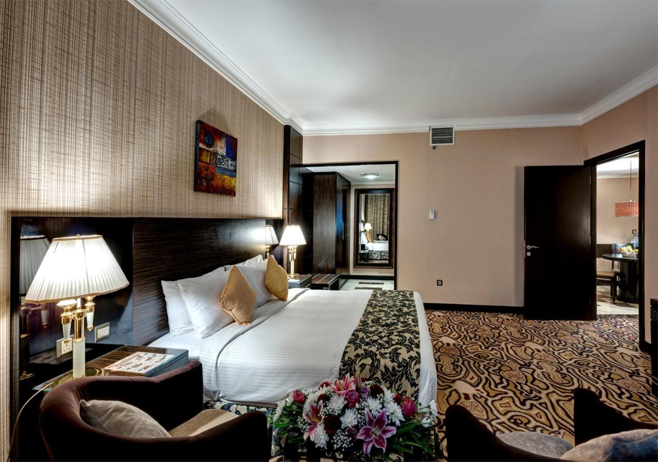 EXECUTIVE SUITE