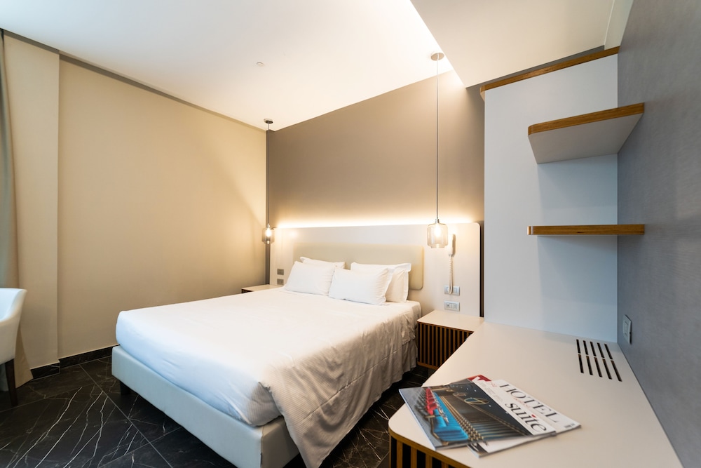 Hotel Milano Castello 14/70