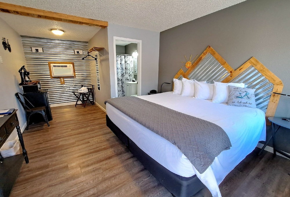SIGNATURE, KING BED