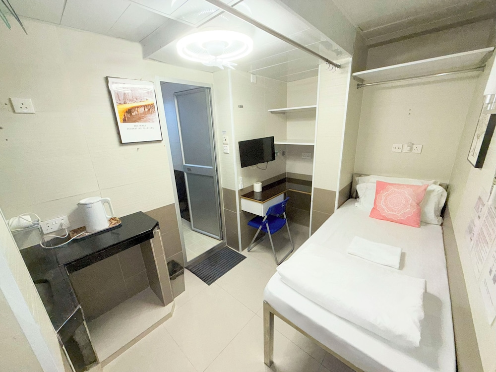 Apple Hostel 18/50