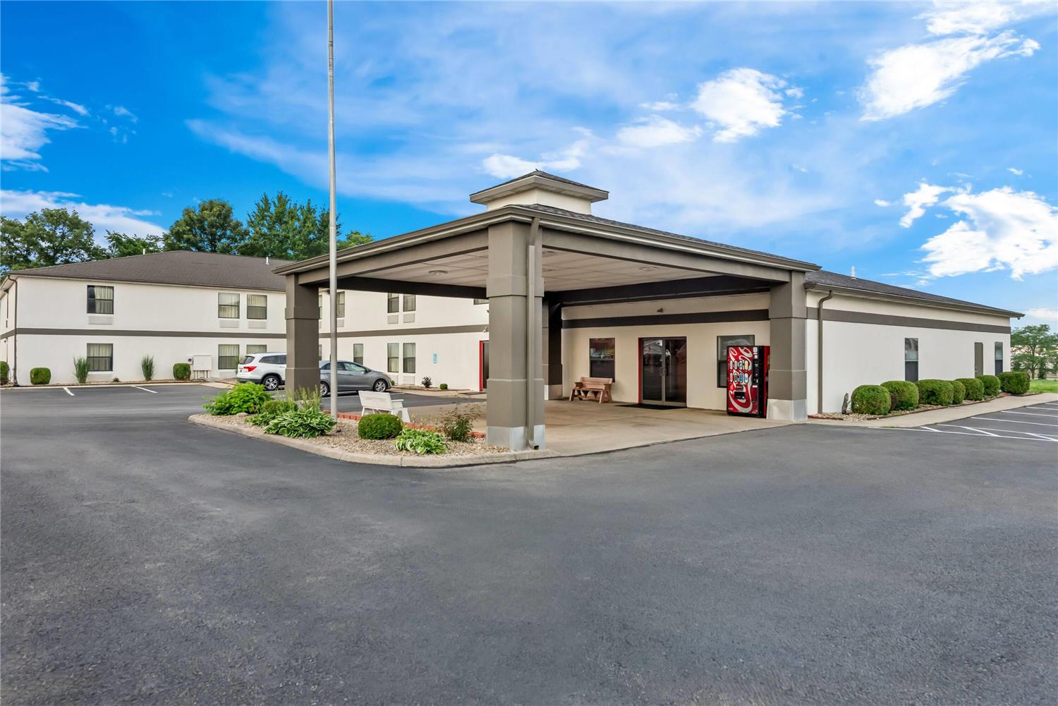 Super 8 by Wyndham Bellefontaine 35/38