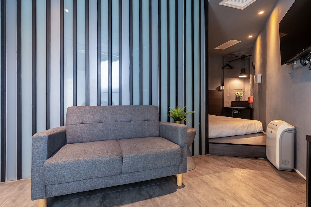 LUMI HOTEL 45/72