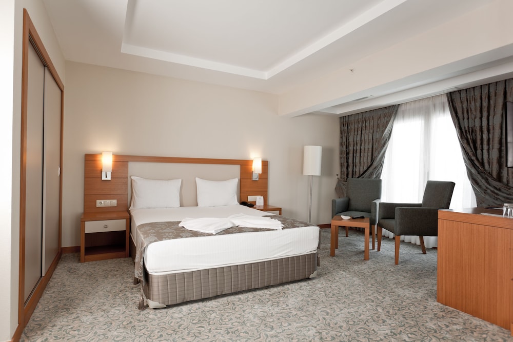 Mercia Hotels Resorts 15/52