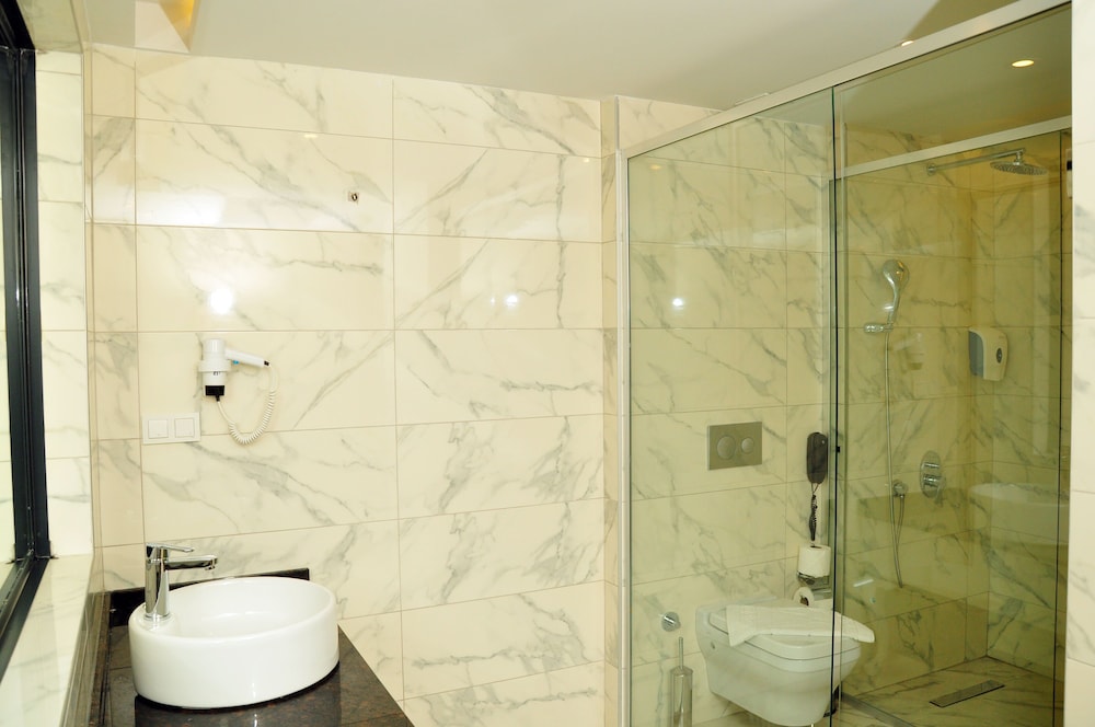Sey Beach Hotel & Spa 48/50