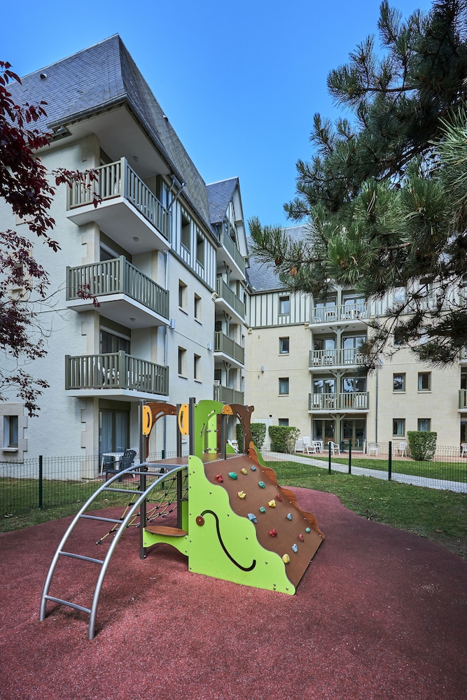 PIERRE AND VACANCES RESIDENCE LES EMBRUNS(FORMERLY RESIDENCE LES EMBRUNS) 32/49
