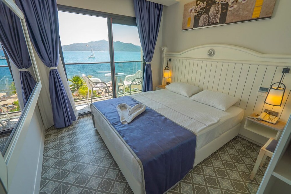 SUPERIOR, DOUBLE BED, SEA VIEW