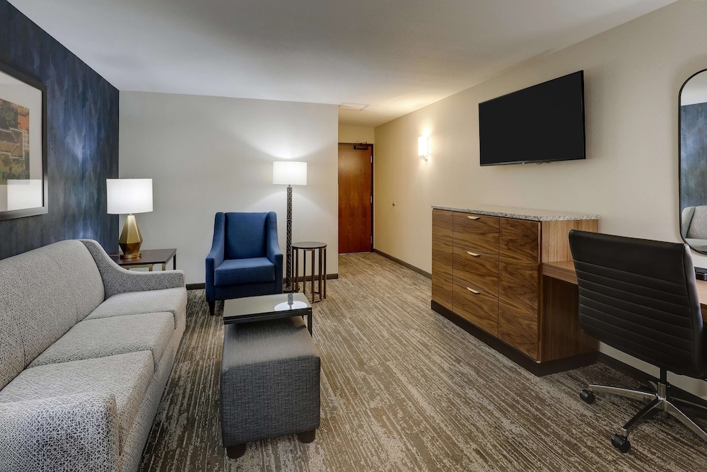 Drury Plaza Hotel Tallahassee 33/50
