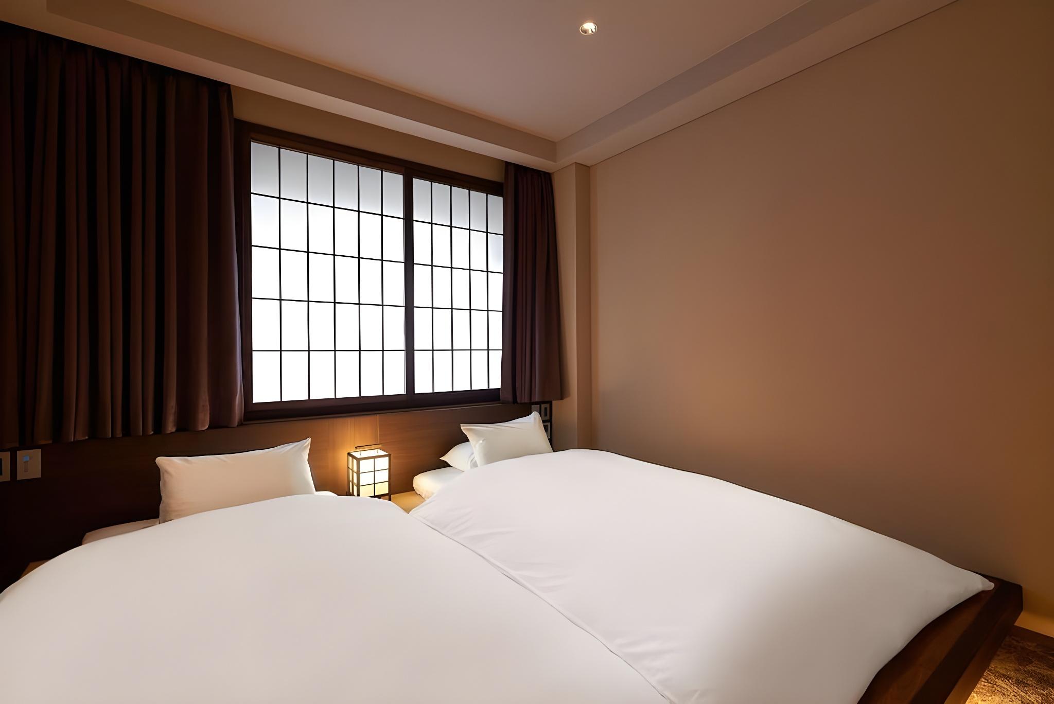 1 BEDROOM, STANDARD, TRIPLE
