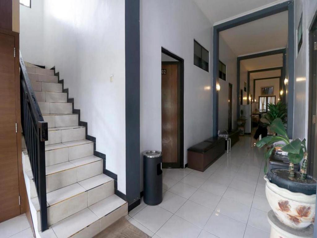Reddoorz Plus Near Undip Tembalang 33/47
