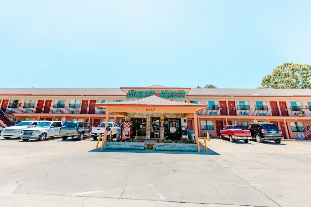 Summer Breeze Motel 10/52