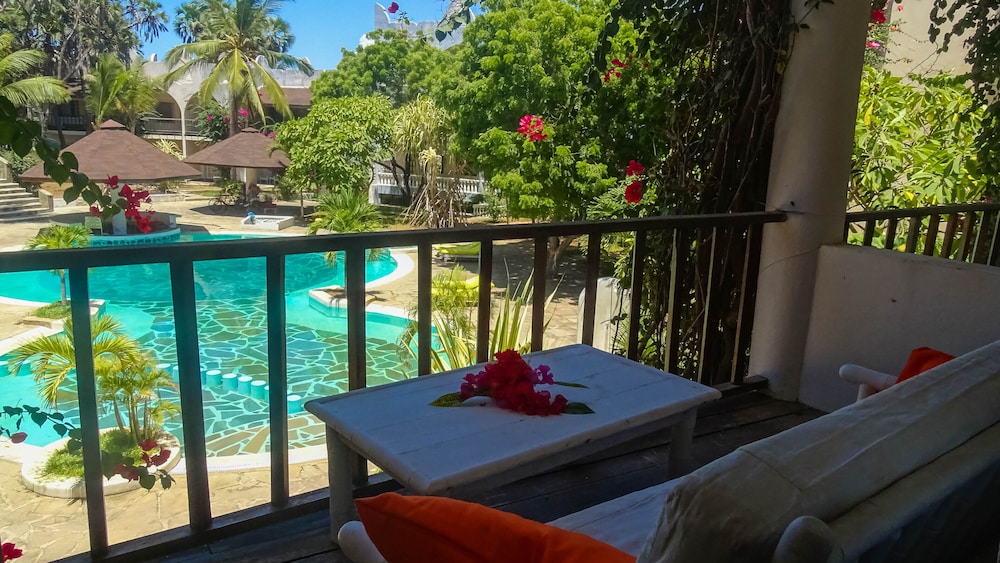 Lily Palm Resort 19/41