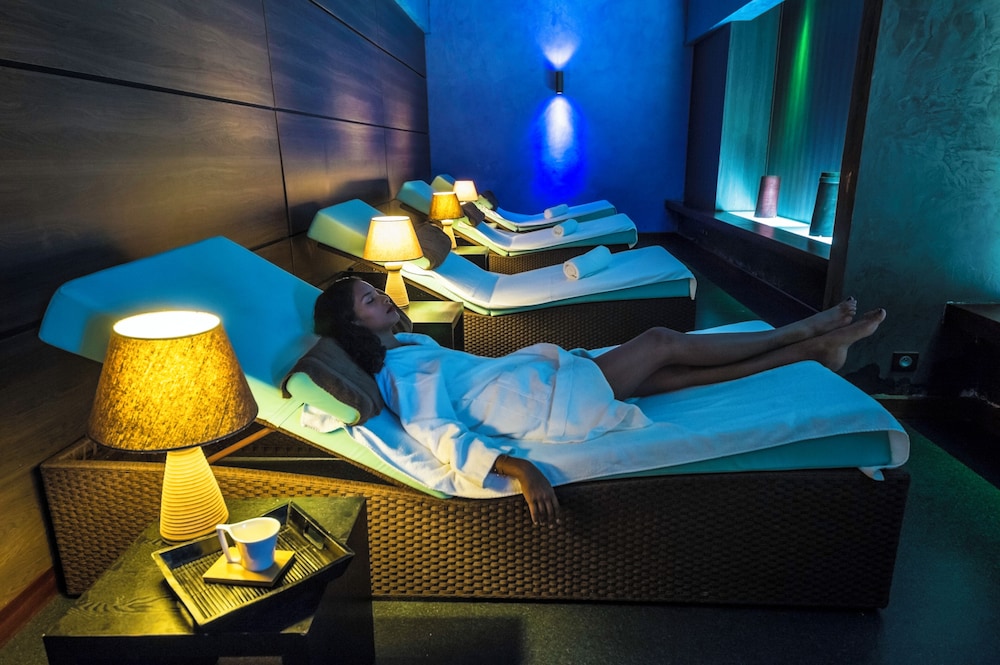 Mahogany Hotel Residence & Spa 36/67