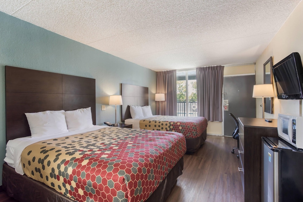 Econo Lodge Gallatin - Metro Nashville 16/43