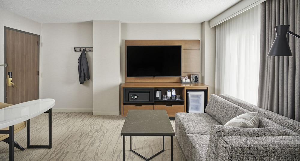 Hyatt Regency Deerfield 33/57