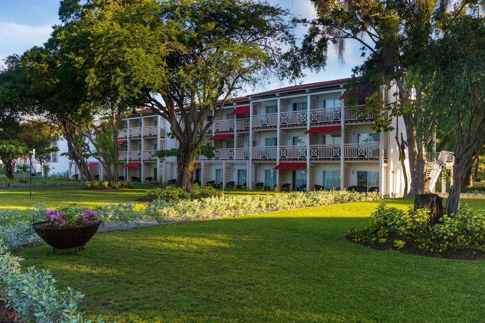 Royal Decameron Indigo Beach Resort and Spa 2/67