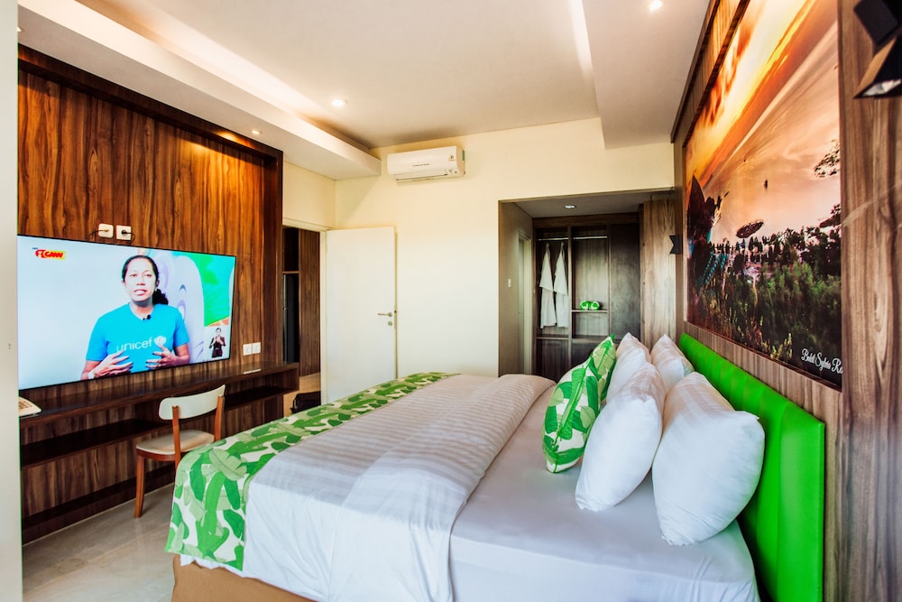 PREMIER, DOUBLE OR TWIN BED, HILL VIEW