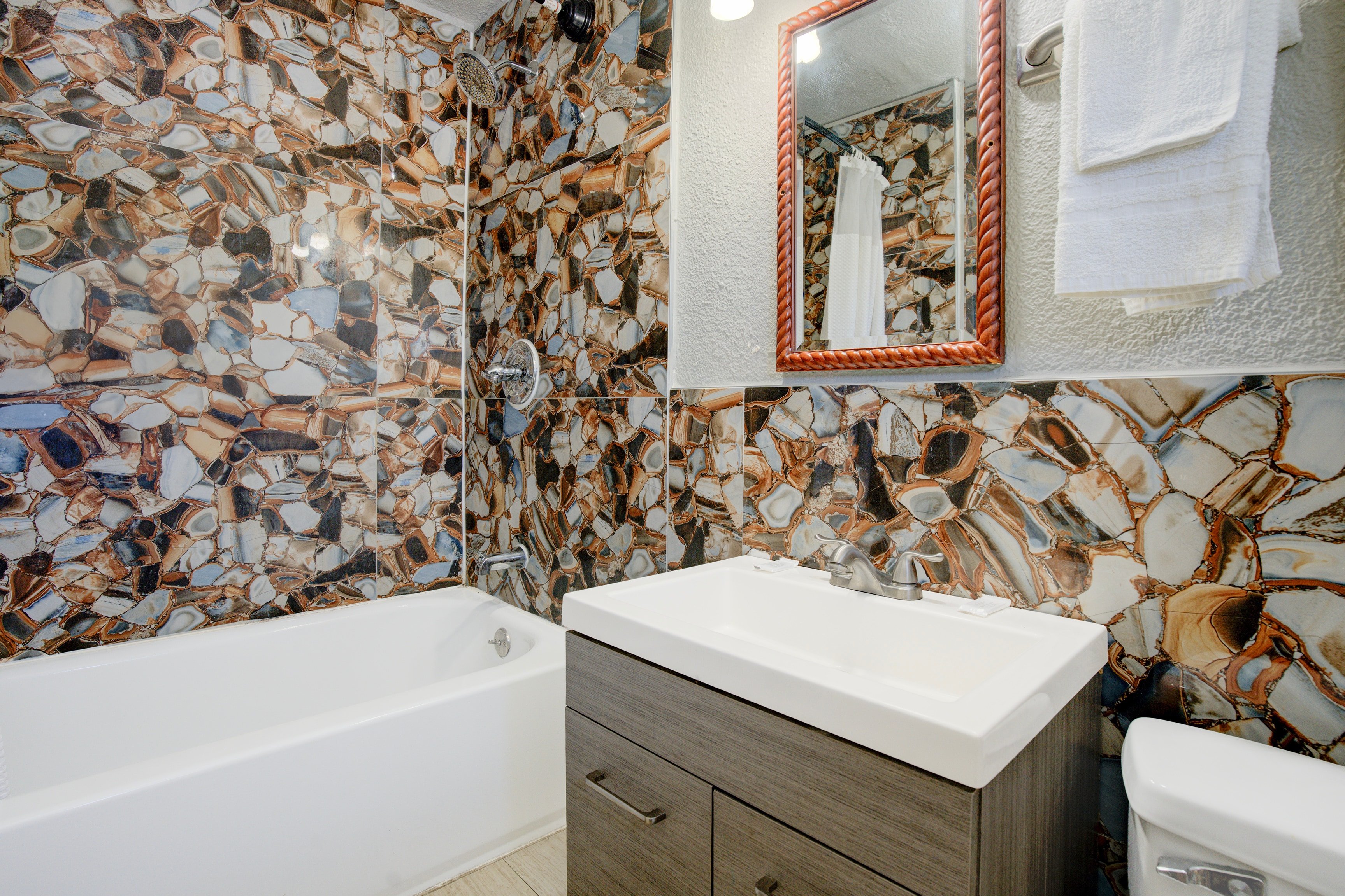 Miami Inn & Suites 52/55
