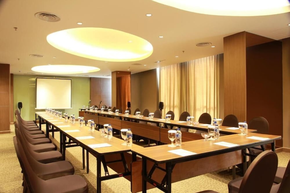 SOLL MARINA HOTEL SERPONG 55/64