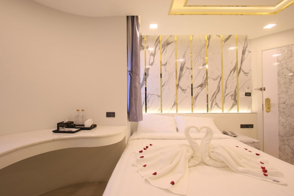 Pratunam Atrium Hotel 41/44