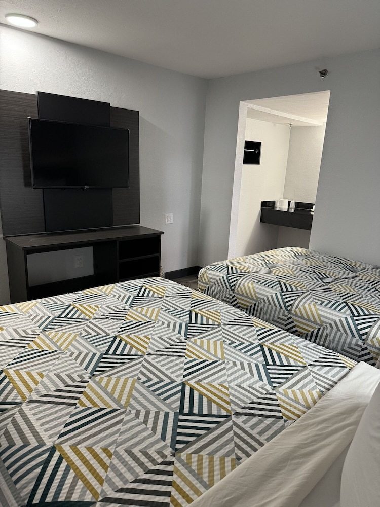 Motel6 Bradenton, FL 46/63