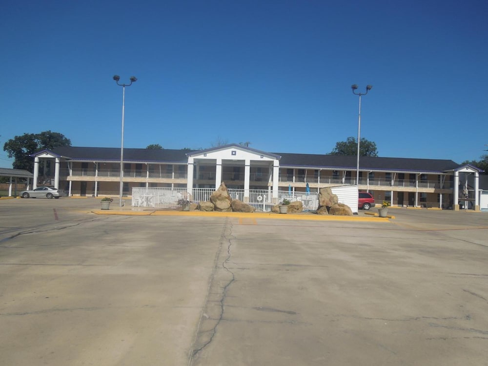Knights Inn Mineral Wells 44/45