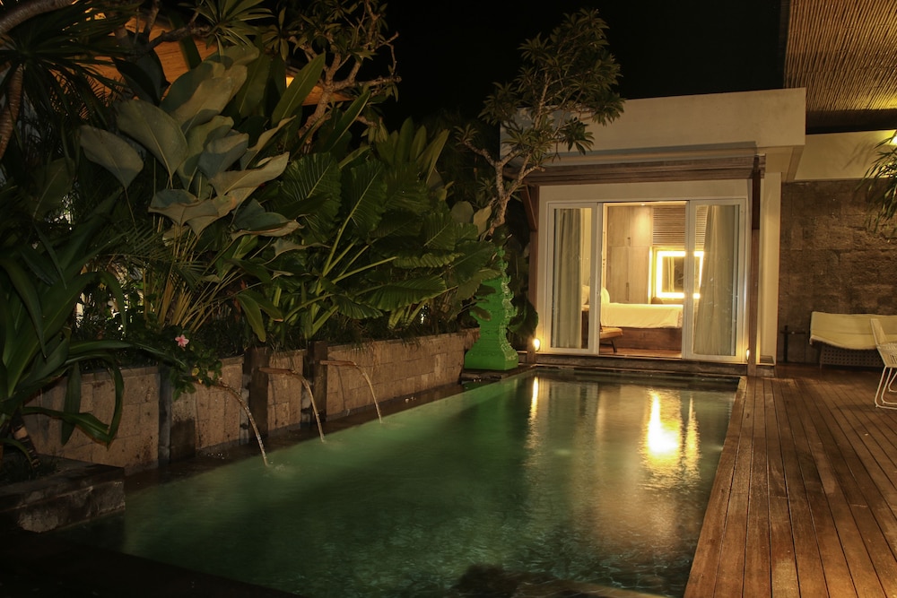 Hu U Villas Seminyak Bali 44/50