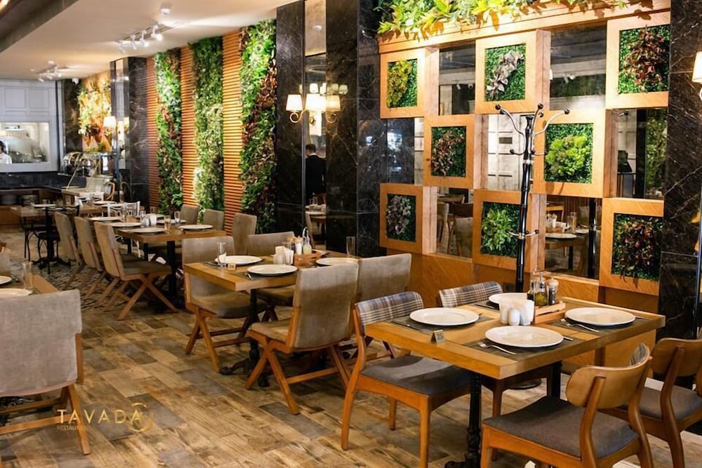Theatrum Hotel Baku 34/44