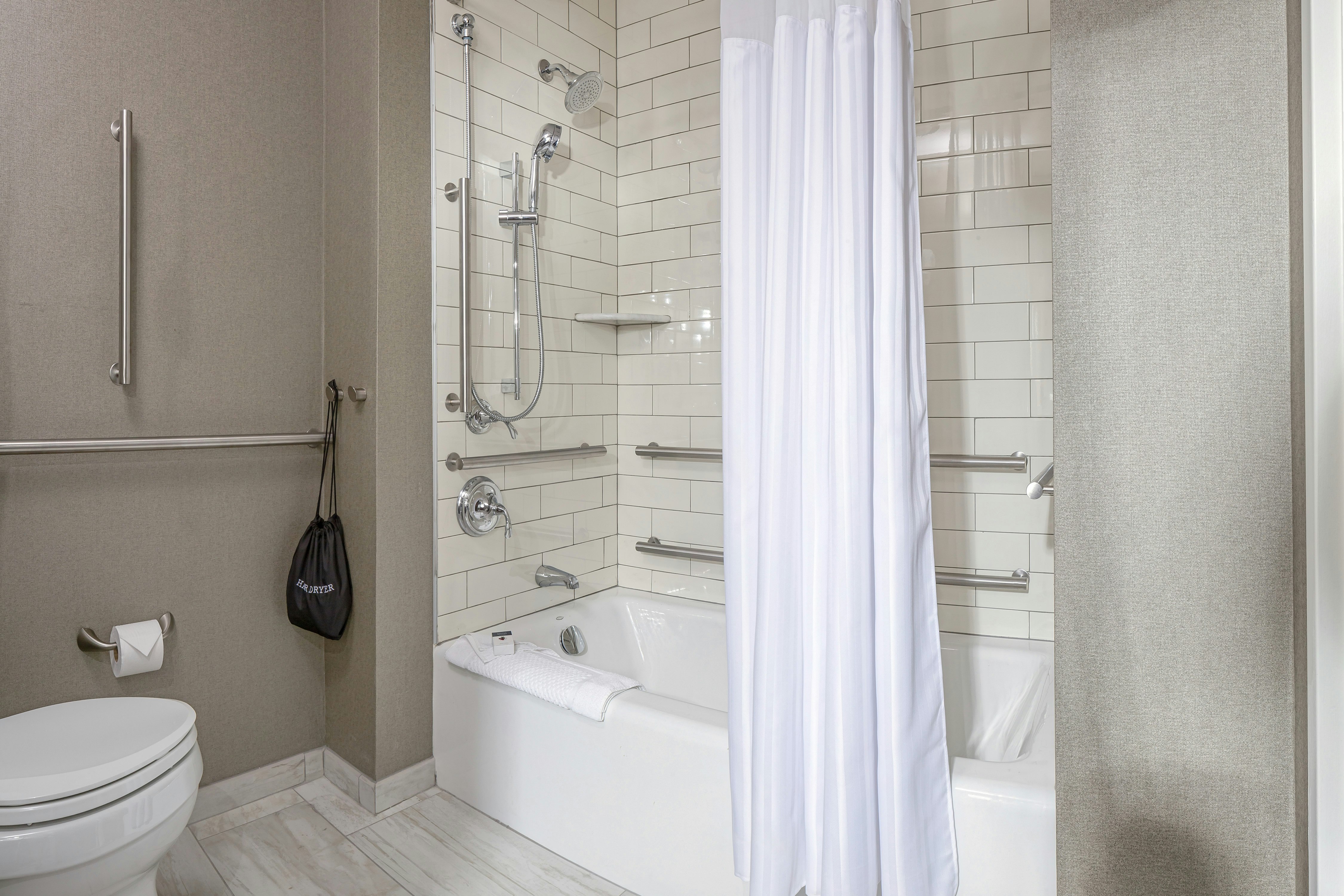Doubletree By Hilton Boston-Rockland 28/28