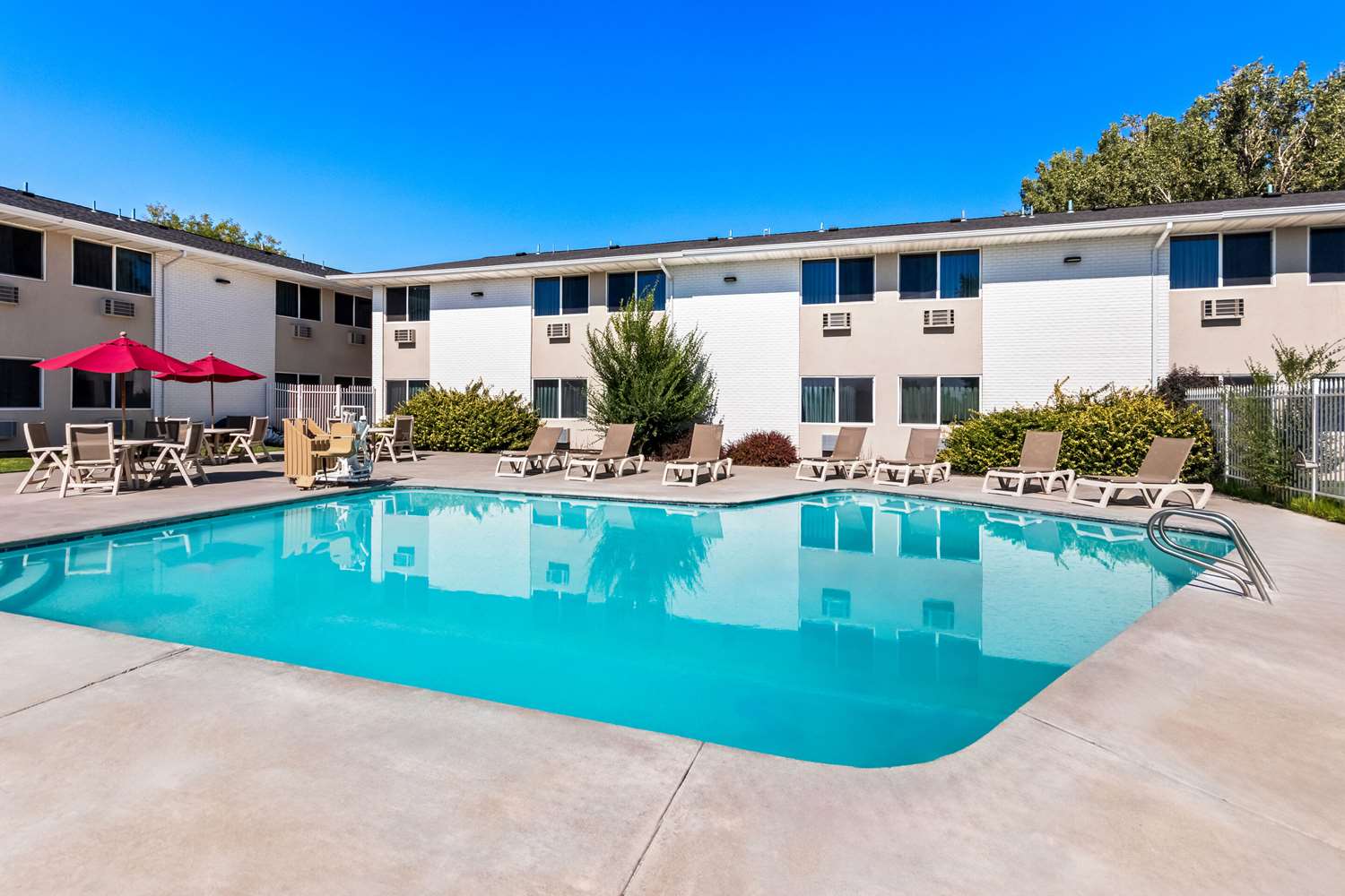 Econo Lodge Idaho Falls, ID 4/48