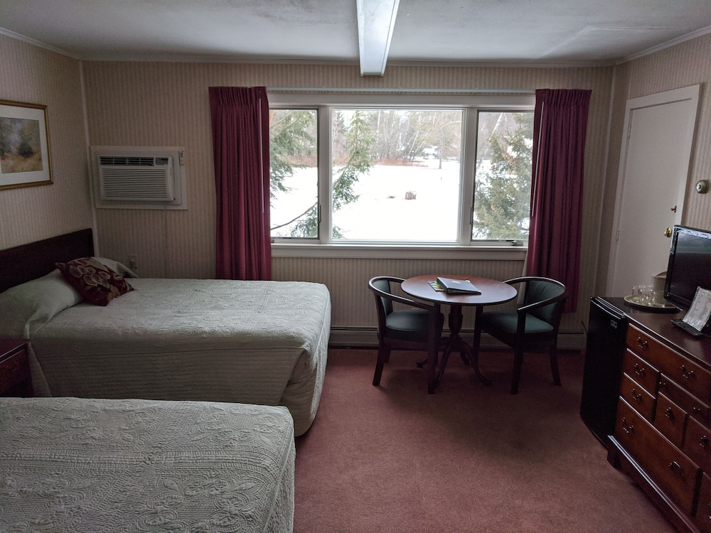 Stowe Motel Snowdrift 53/65