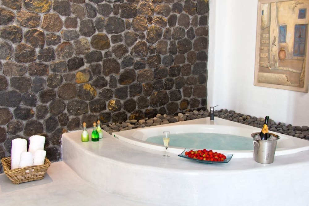 Thea Luxury Resort 33/66