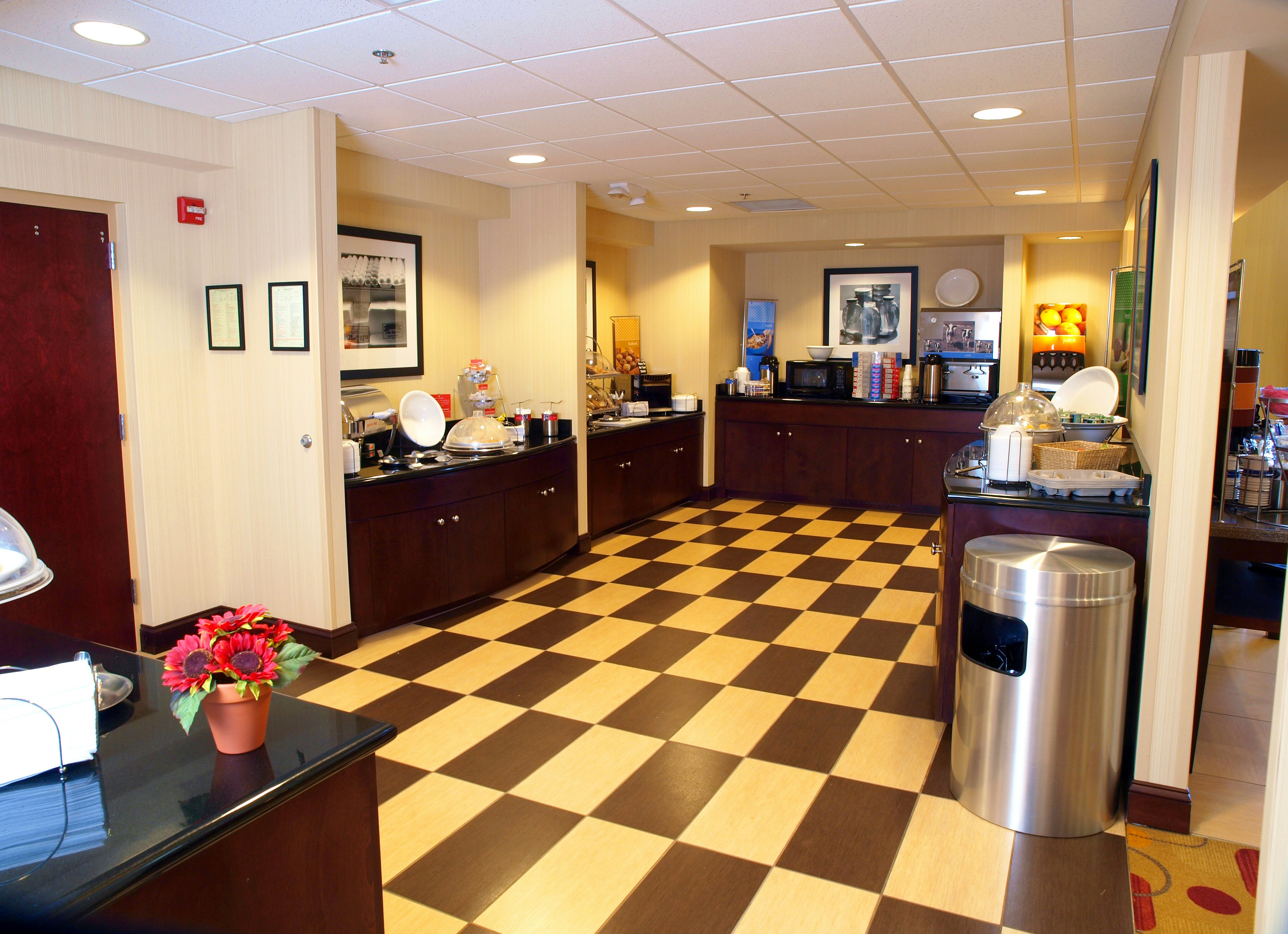 Hampton Inn And Suites Knoxville North I 75 8/58