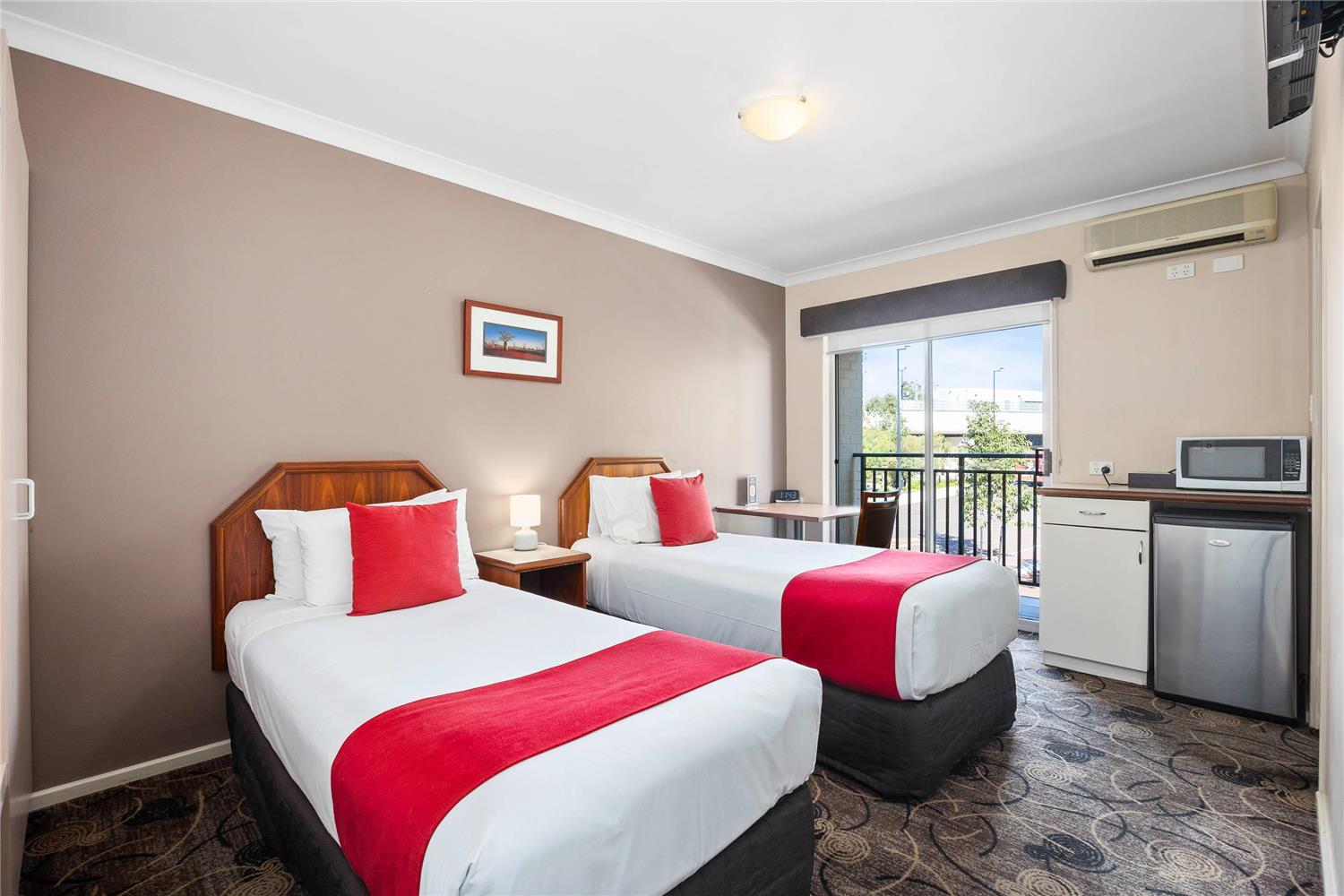 Room, Twin Beds