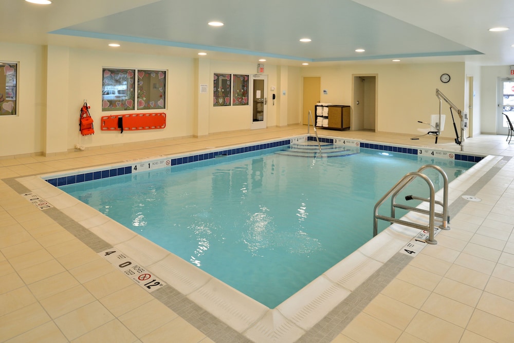 Holiday Inn Express and Suites Peekskill-Lower Hudson Valley 1/55