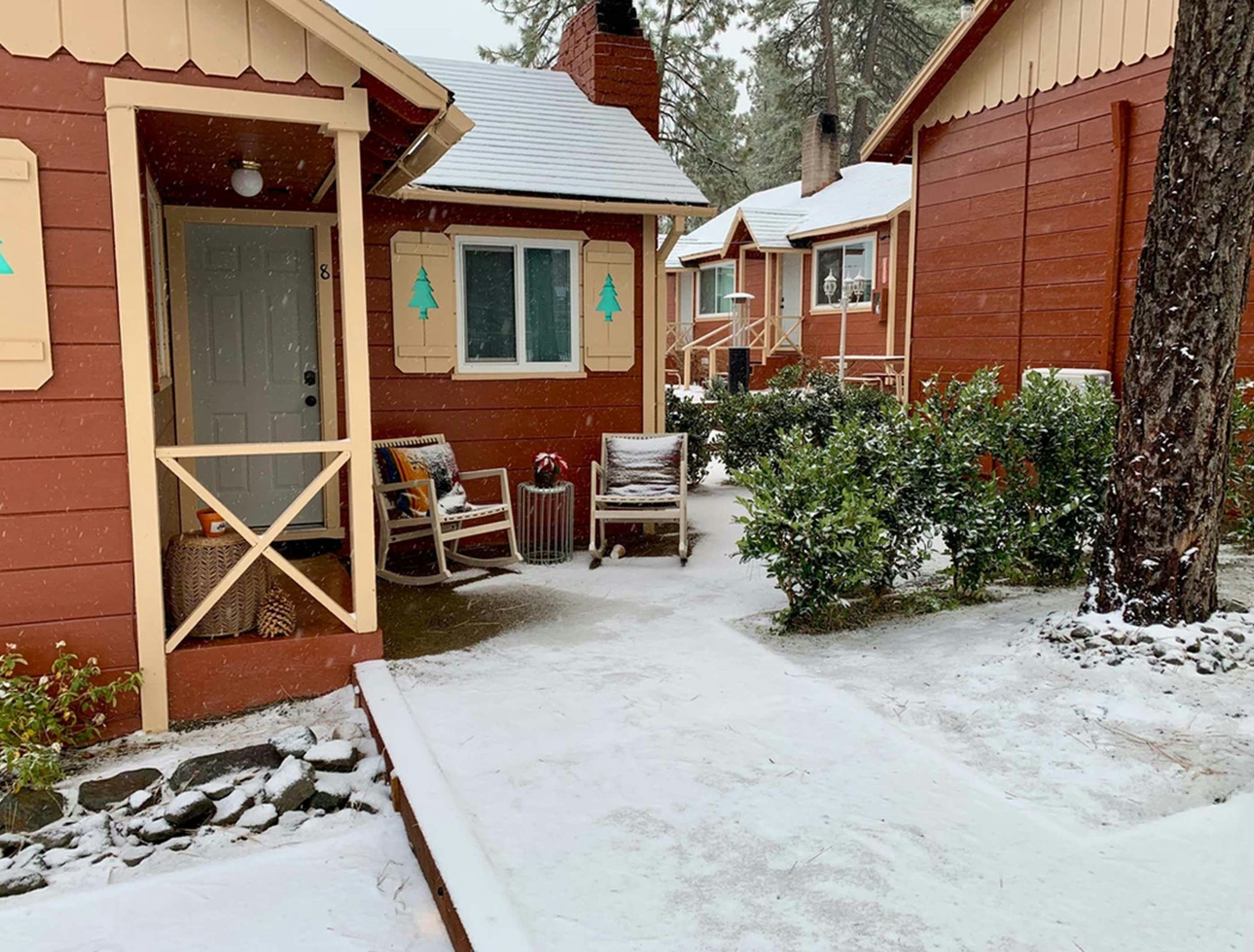 Grand Pine Cabins 5/43