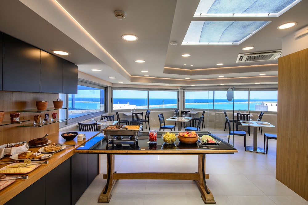 Marin Hotel 40/50